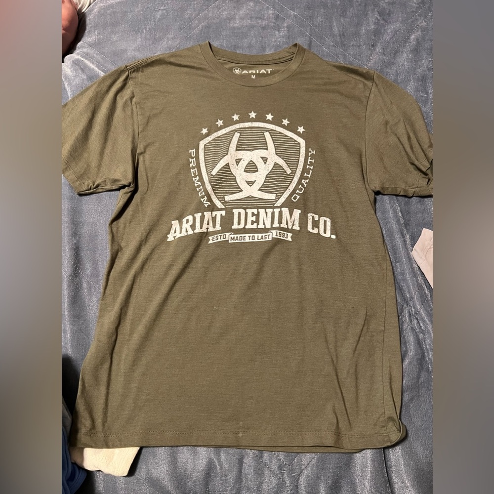 Ariat tee